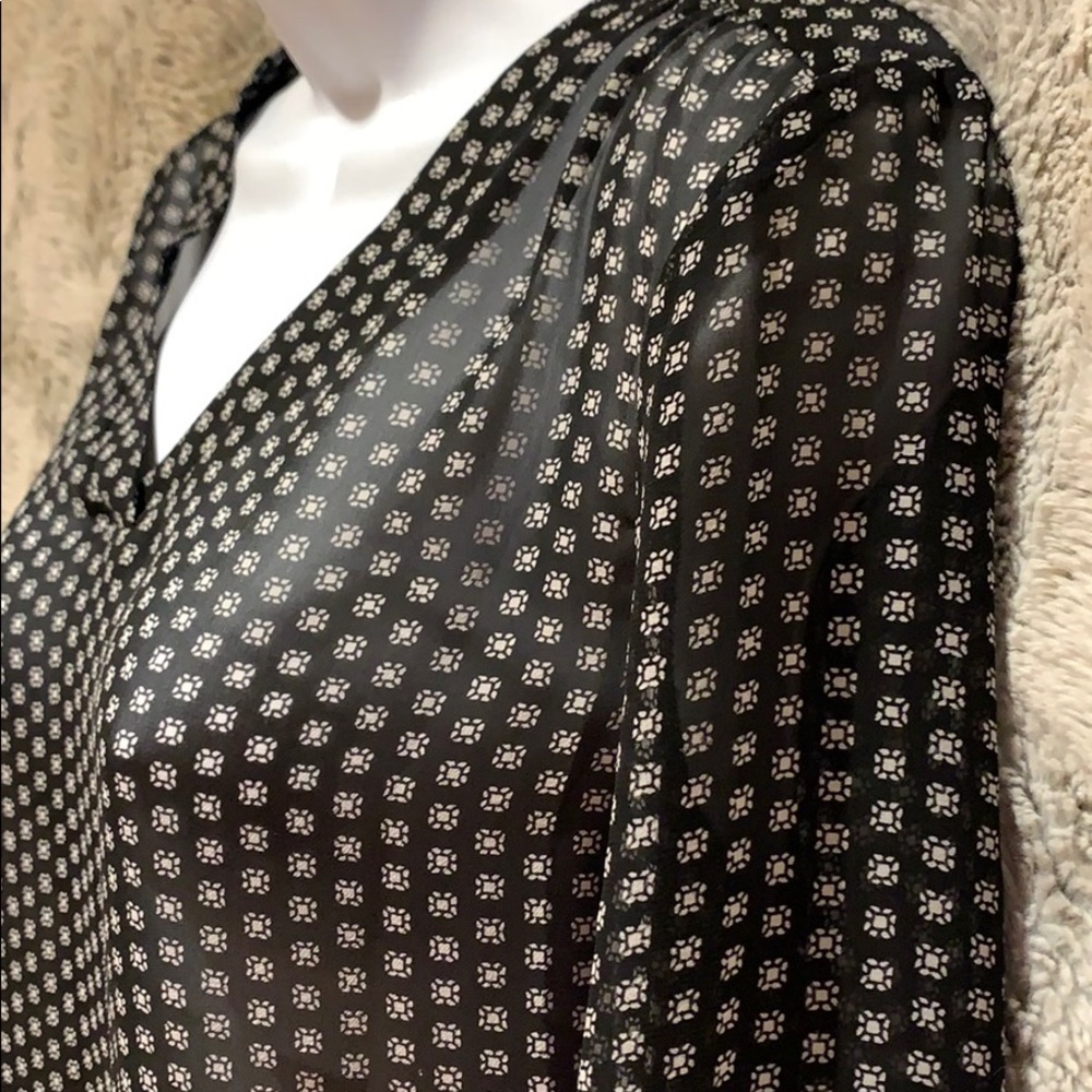 Sheet Black and White Blouse - Picture 6 of 12